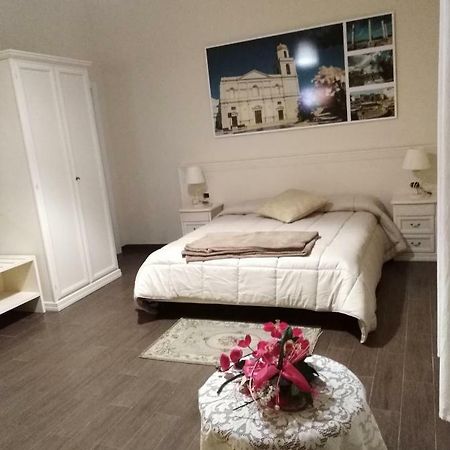 Domus Al Corso Con Servizio B&B カノーザ・ディ・プーリア エクステリア 写真