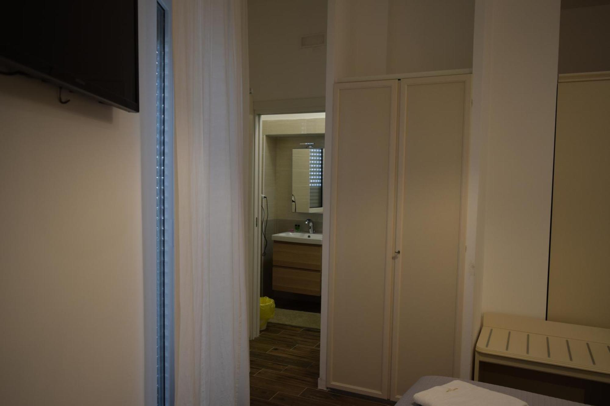Domus Al Corso Con Servizio B&B カノーザ・ディ・プーリア エクステリア 写真